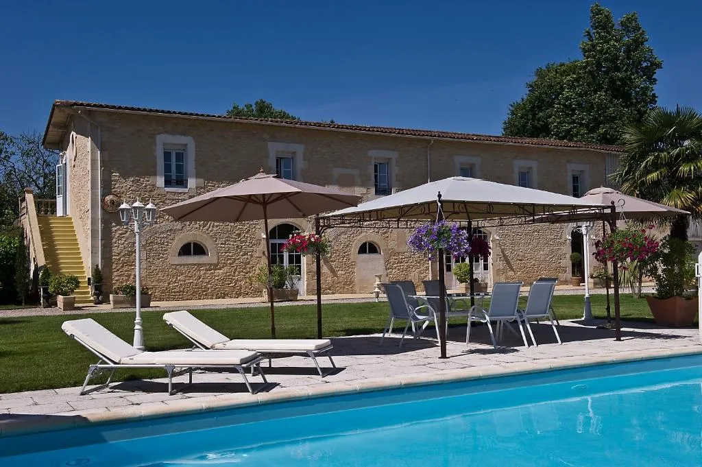 Château Pontet d'Eyrans, chambre ou suite de château à Eyrans