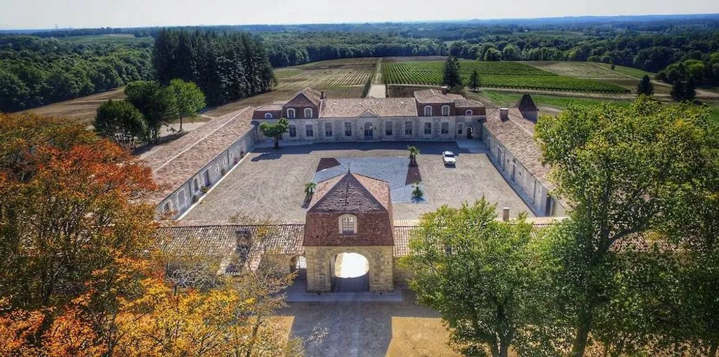 Château Prieuré Marquet à Saint-Martin-du-Bois, photo 4