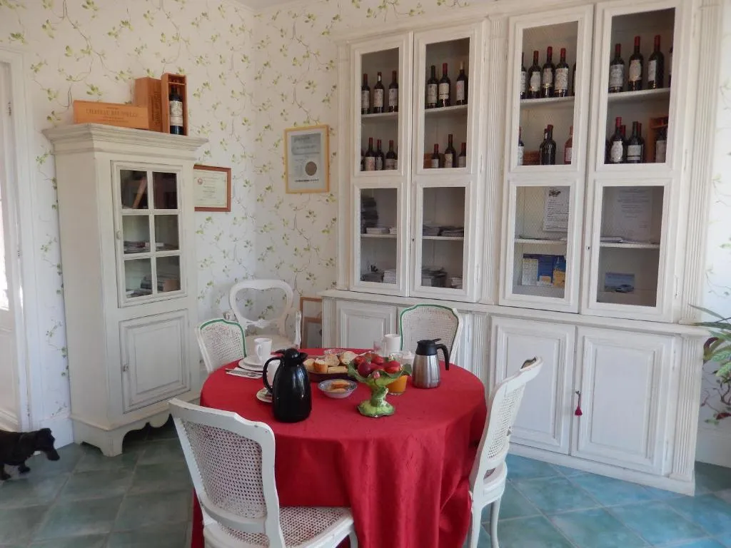 Château Rousselle à Saint-Ciers-de-Canesse, photo 5
