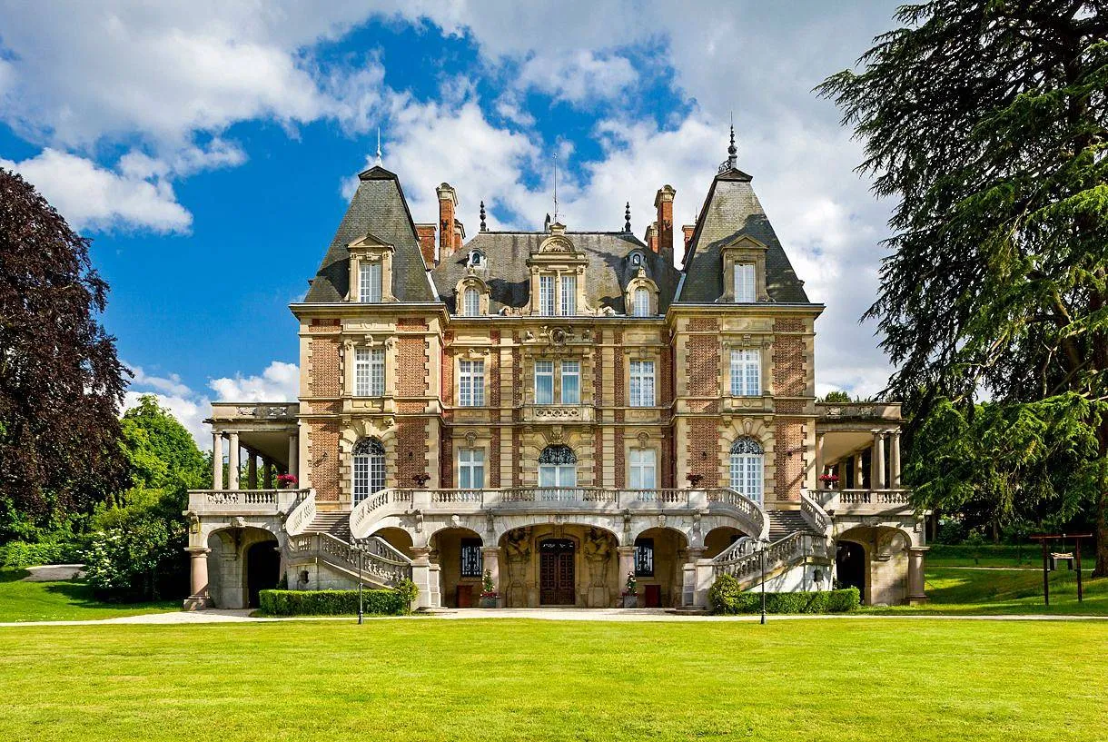 Château Royal, château entier à Moisselles