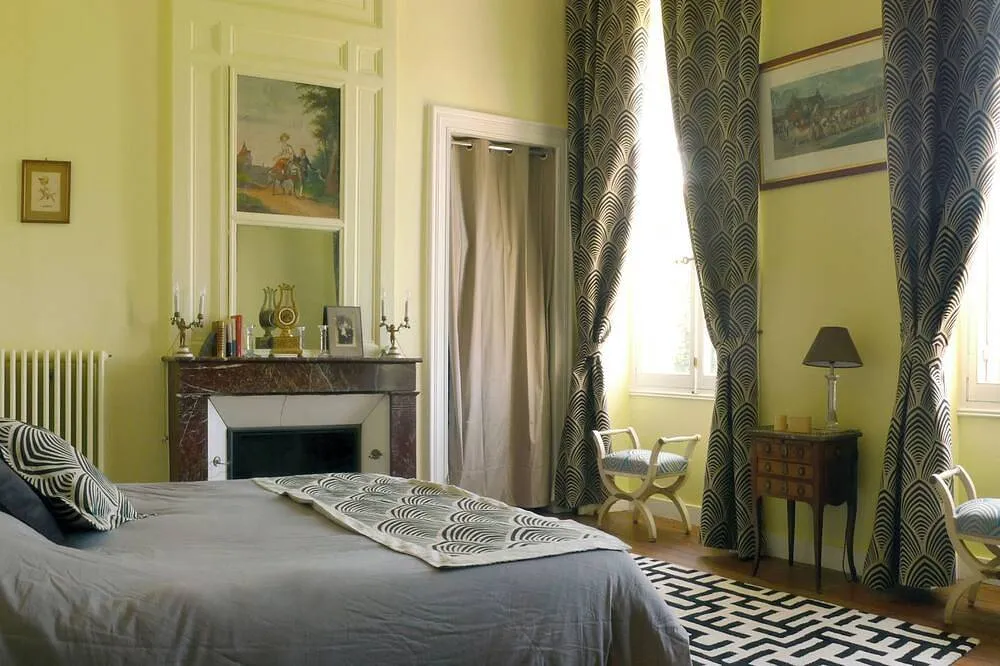 Château Saint-Denis à Sauveterre-Saint-Denis, photo 3