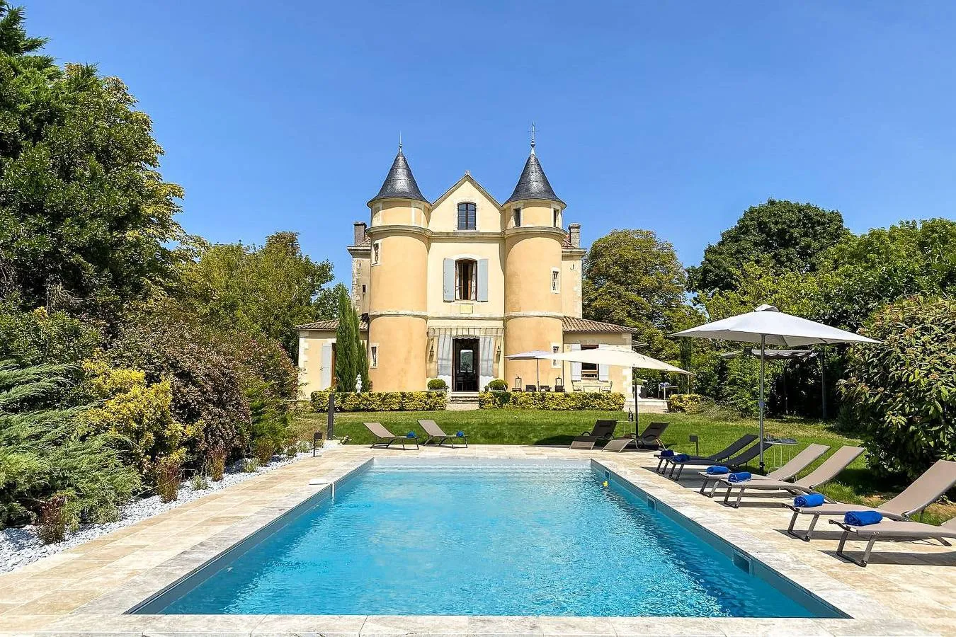 Château Seyches, manoir à Puymiclan