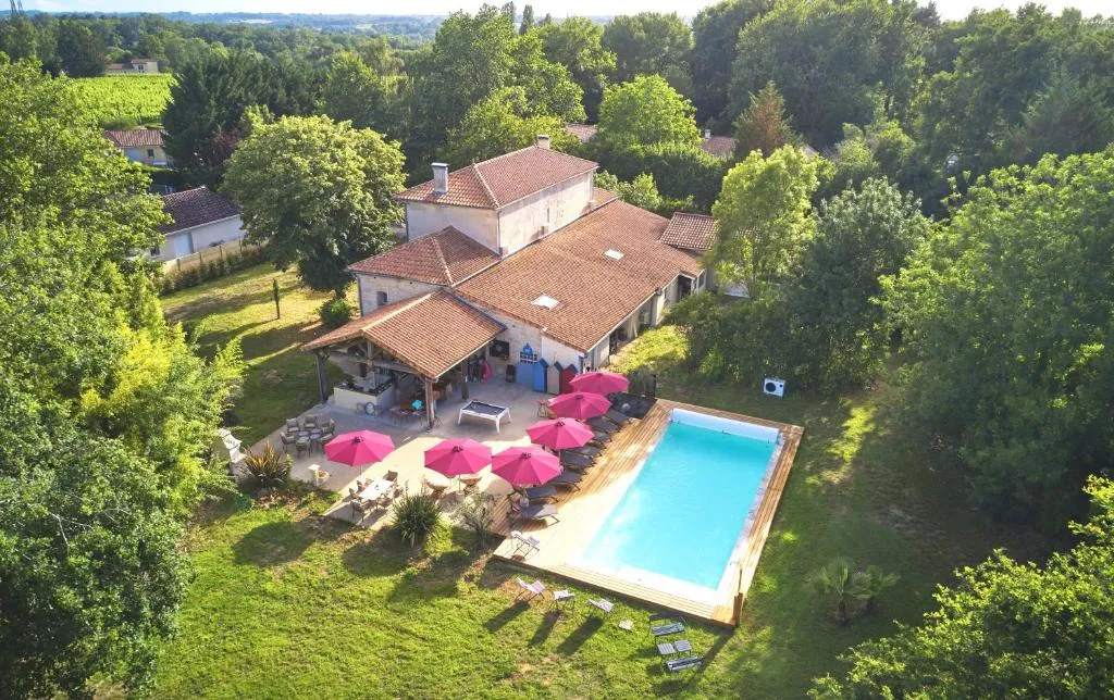 Château Sora, château entier à Saint-Ciers-d'Abzac