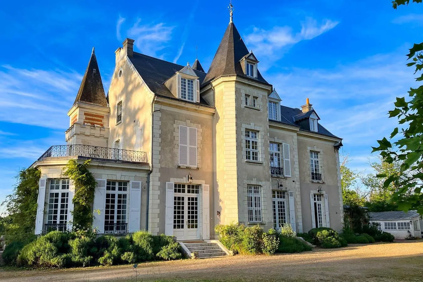 Château Touraine, château entier à Esvres