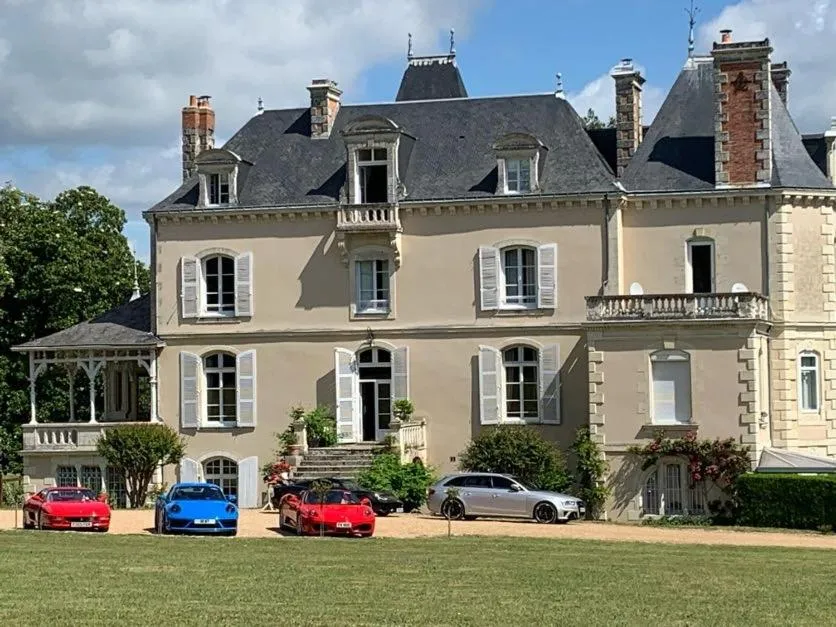Château Vary, chambre ou suite de château à Jarzé Villages