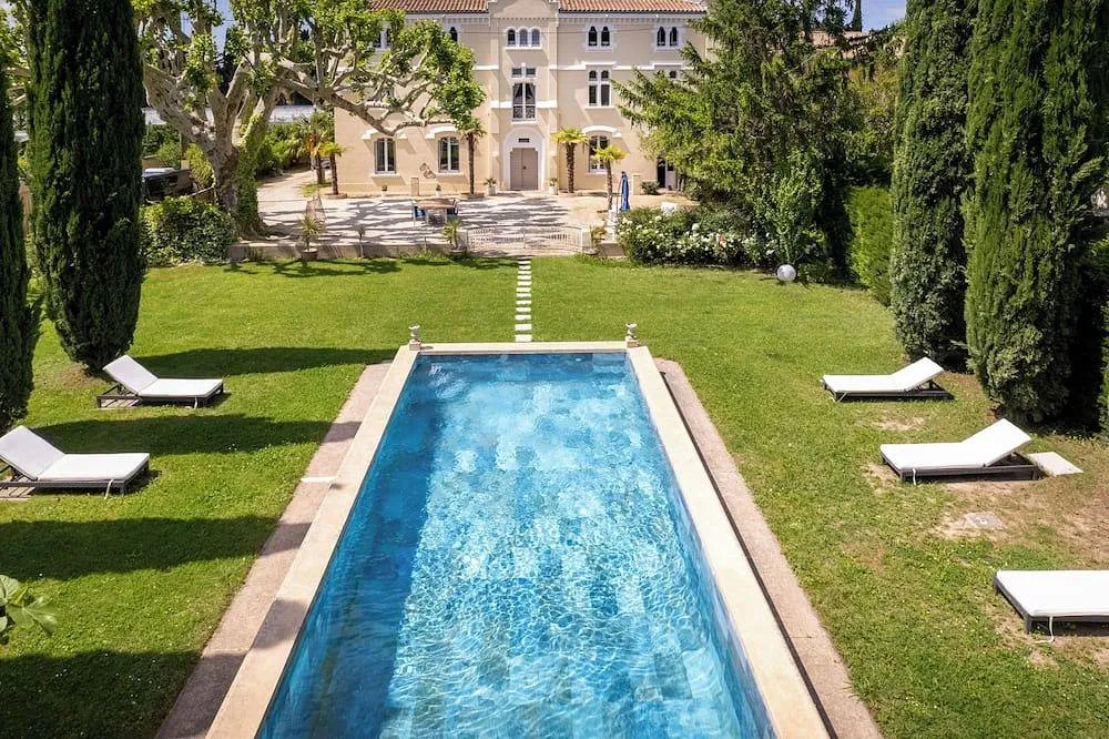 Château vert, château entier à Cavaillon