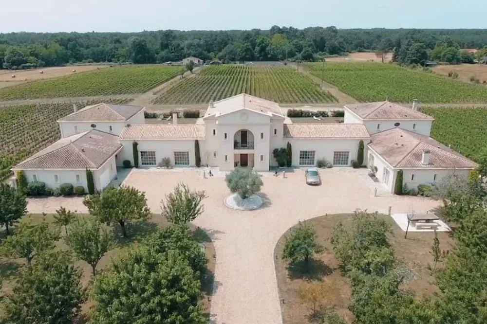 Loft du Château Saint Laurent, château viticole à Saint-Laurent-Médoc