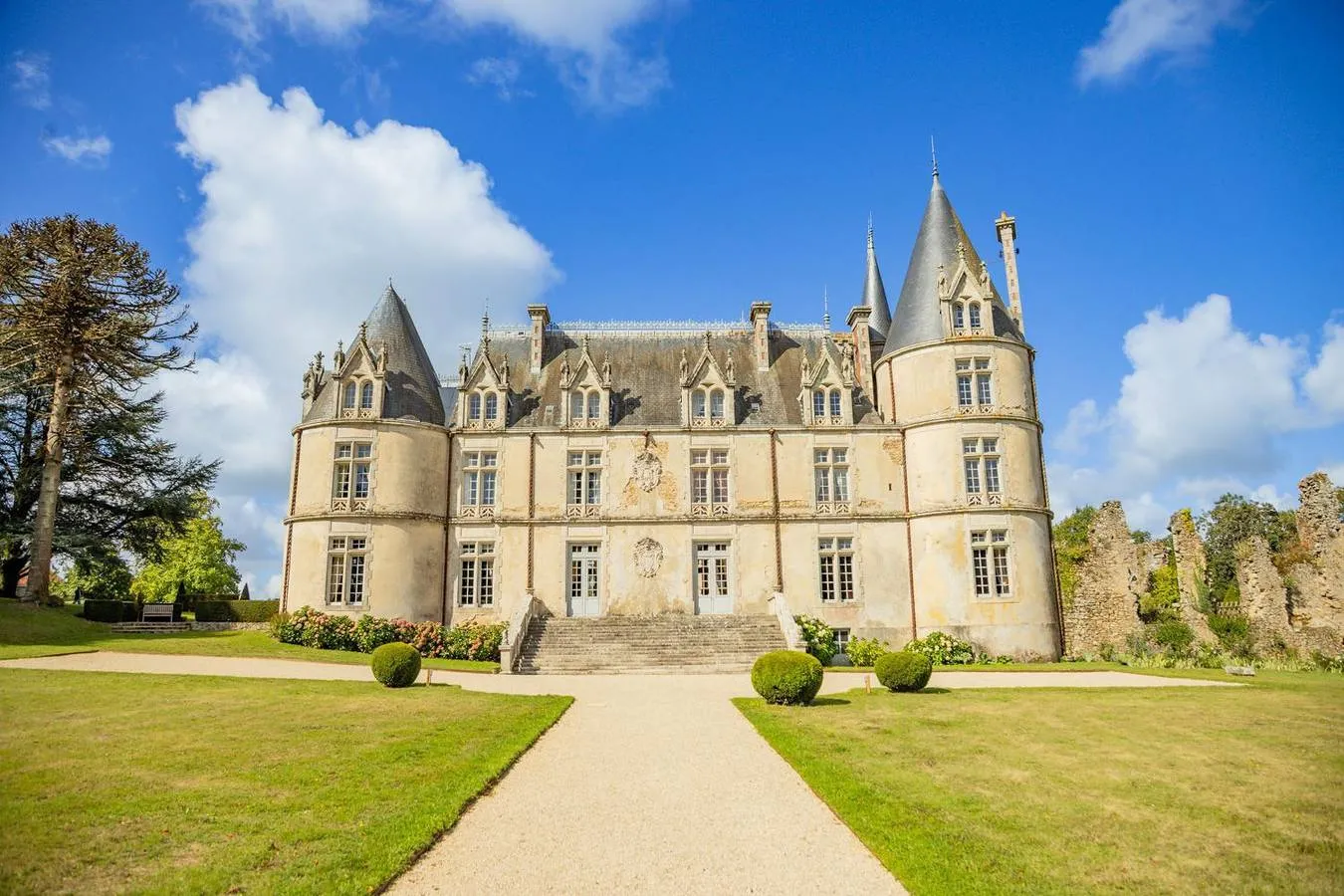 Donjon du Château des Poètes à Sèvremont, photo 4