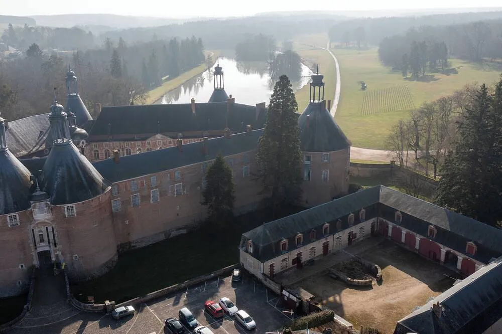 Écuries du Château de Saint-Fargeau, gîte de château à Saint-Fargeau
