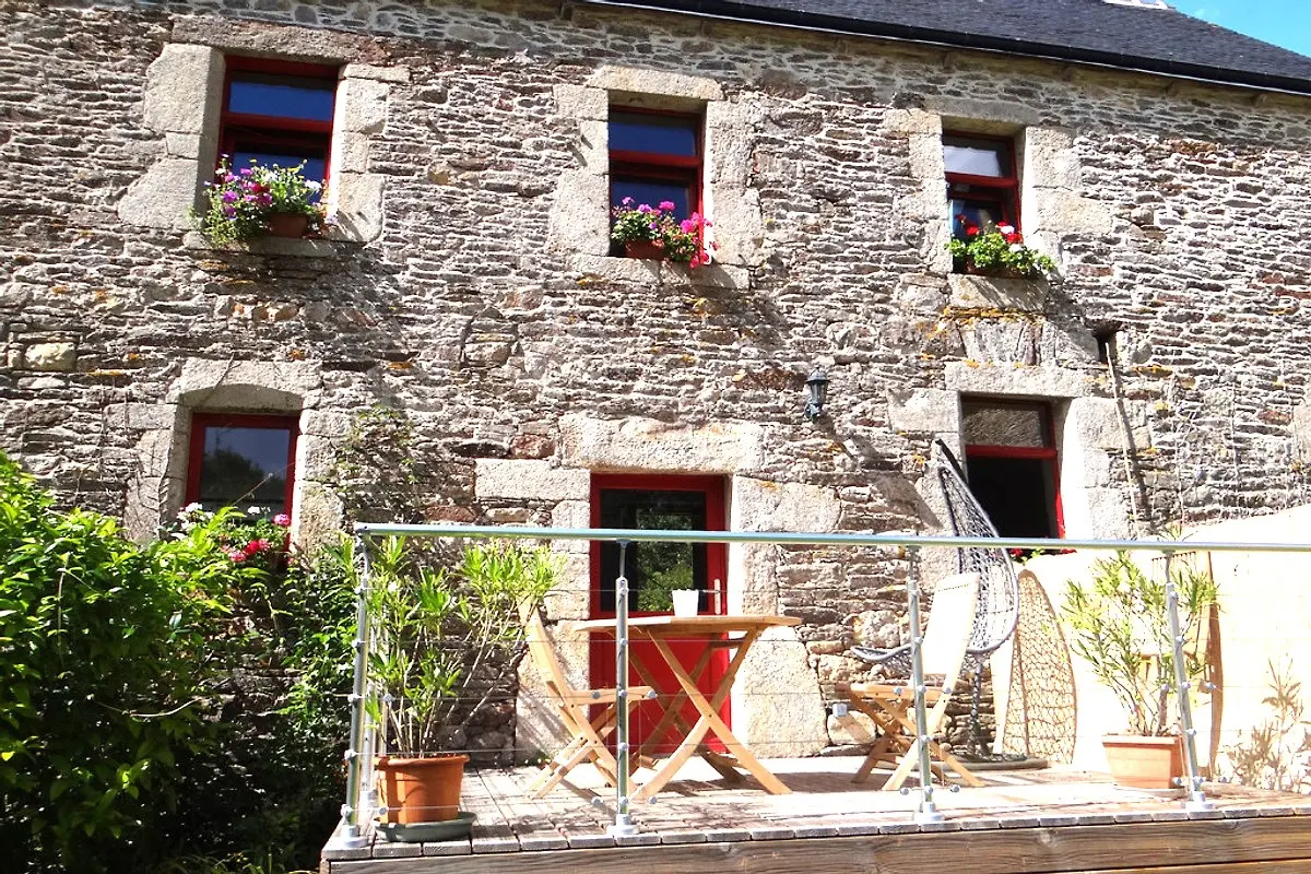 Manoir de Kerveziou, gîte de château à Brélidy
