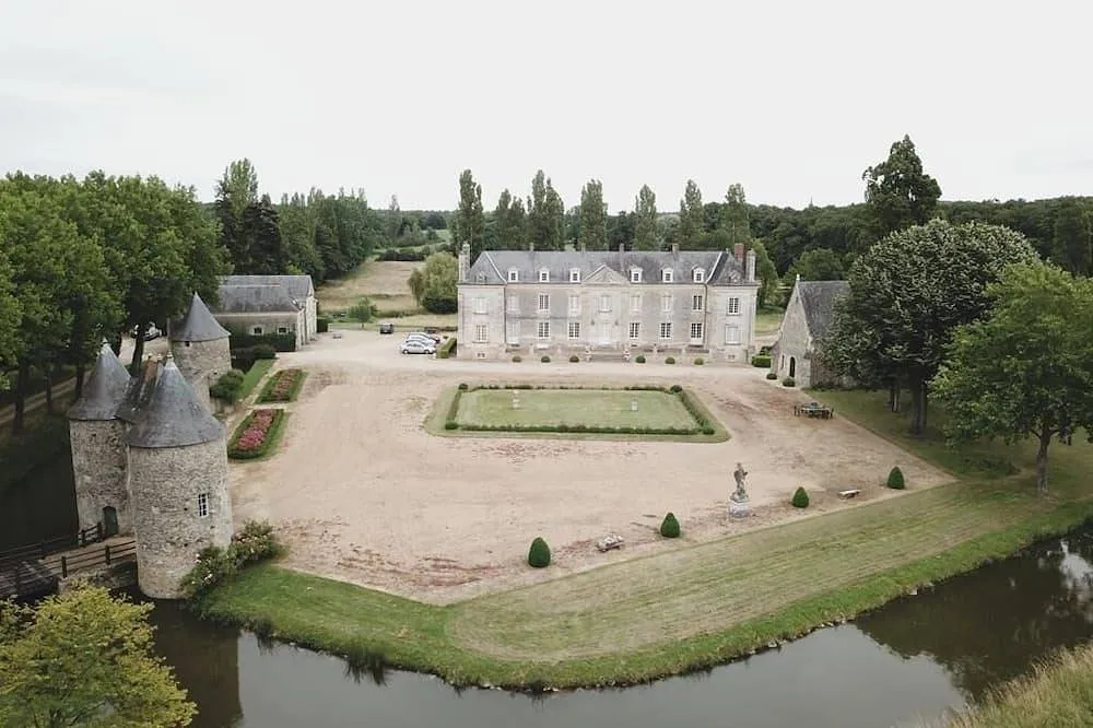 Gîte du Château de Vaux, gîte de château à Jarzé Villages