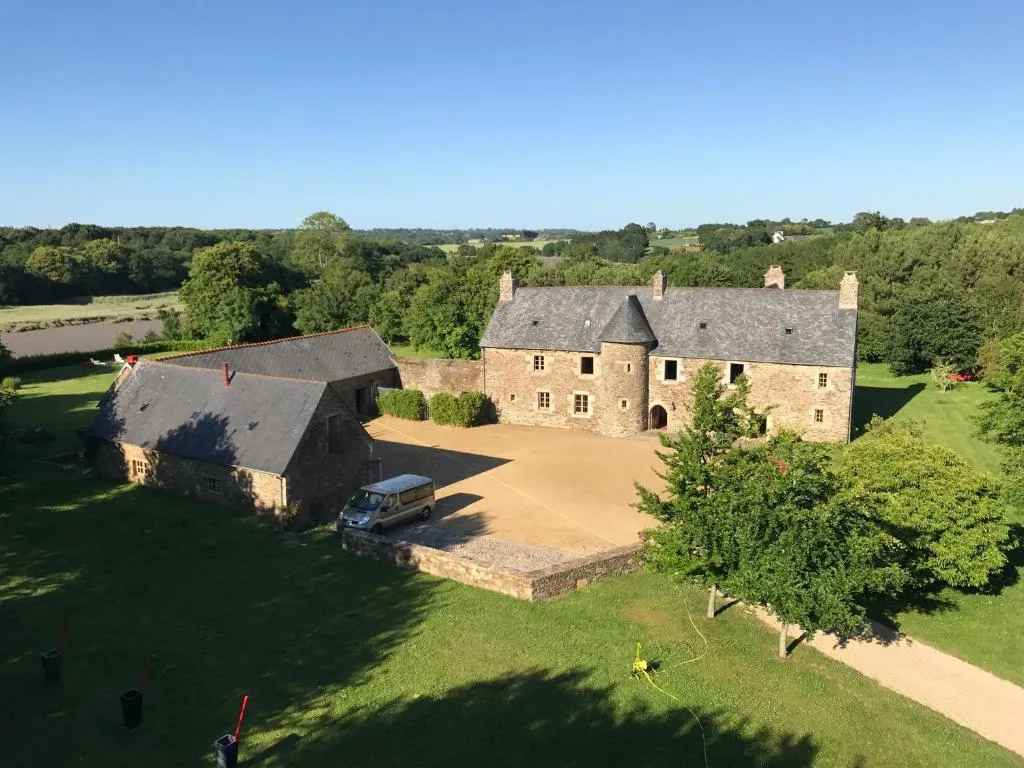 Gîte du Manoir du Cosquer, gîte de château à Troguéry