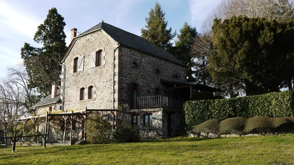 Gîtes du Château de Vernières, gîte de château à Talizat
