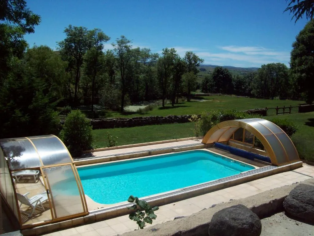 Gîtes du Château de Vernières à Talizat, photo 3