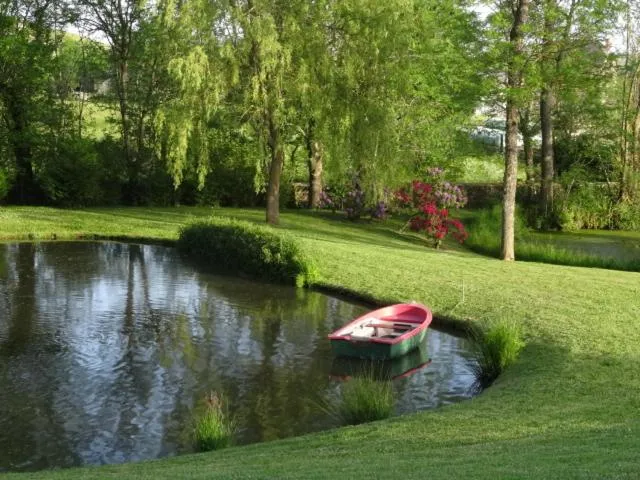 Gîtes du Château de Vernières à Talizat, photo 4