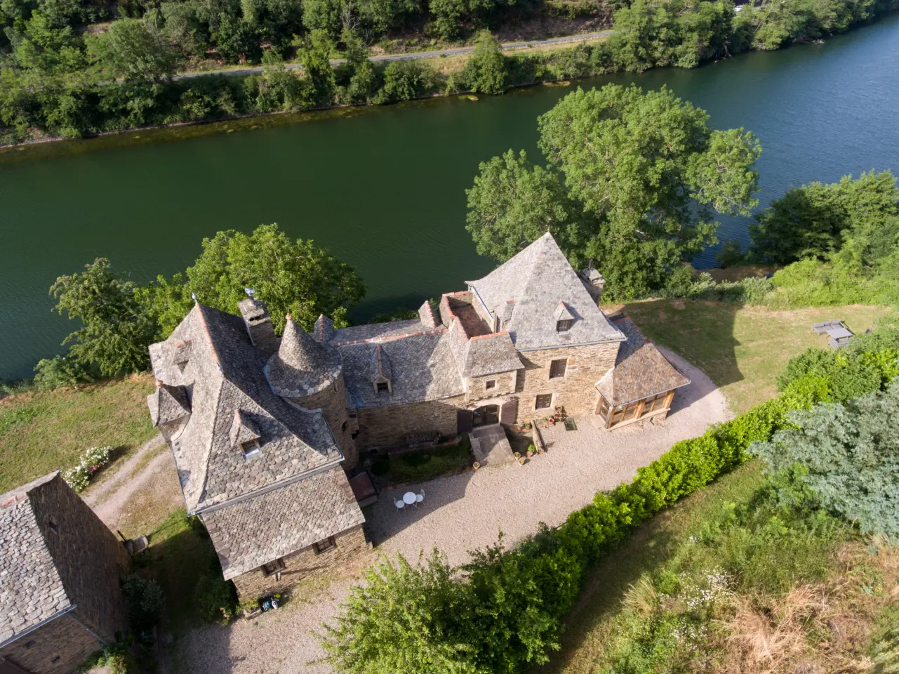 Grand Gîte du Château de Salamon, gîte de château à Réquista
