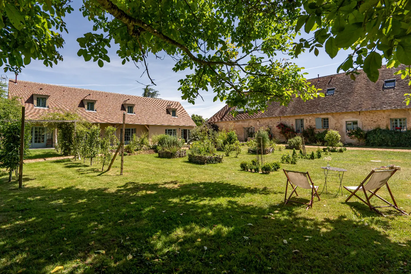 Guesthouse du Manoir de Vacheresses, gîte de château à Nogent-le-Roi