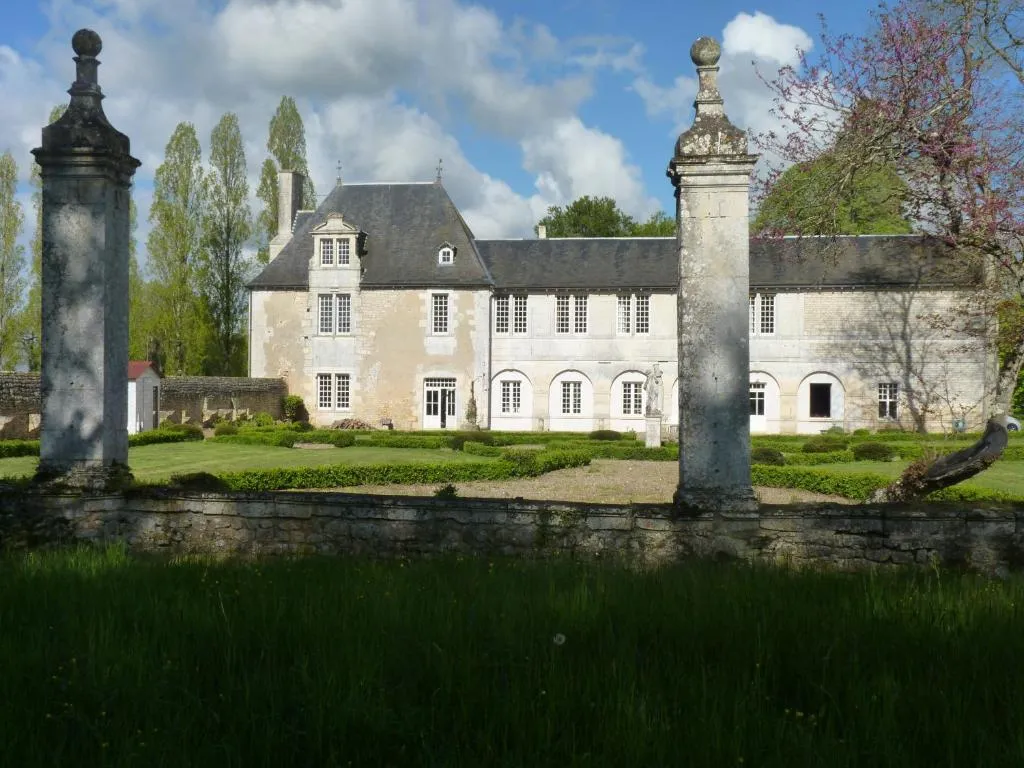 Logis du Château du Bois Doucet, manoir à Lavoux