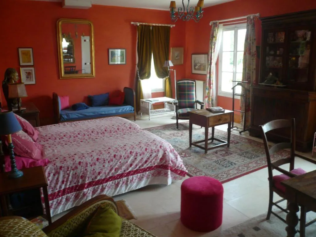 Logis du Château du Bois Doucet à Lavoux, photo 2