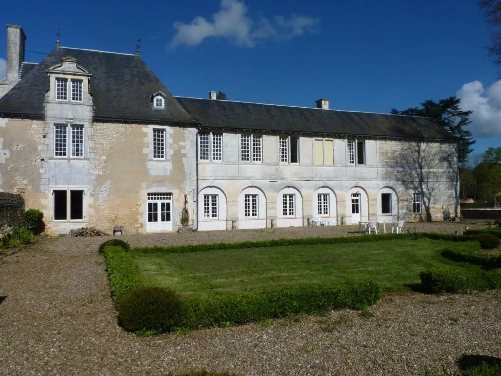 Logis du Château du Bois Doucet à Lavoux, photo 6