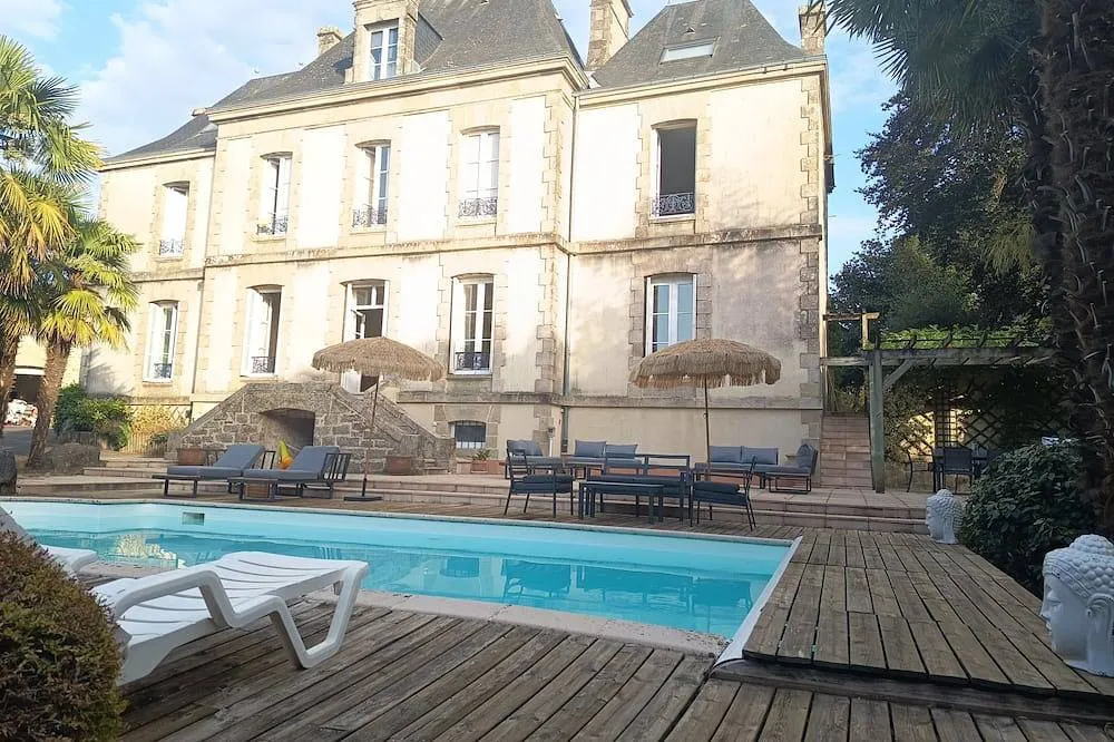 Logis du Château La Pierre Levée, gîte de château à La Gaubretière