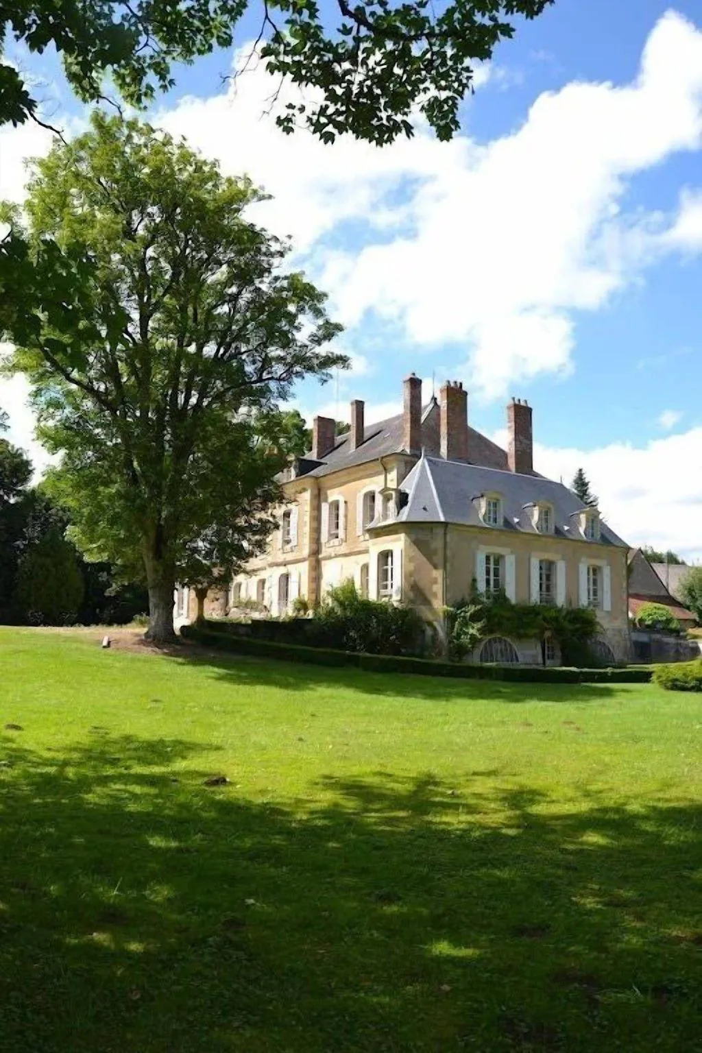 Manoir de Curty, manoir à Imphy