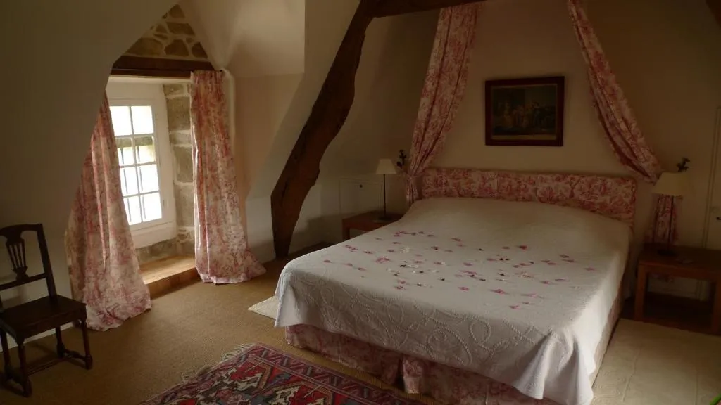 Manoir de Kerguéréon à Ploubezre, photo 5