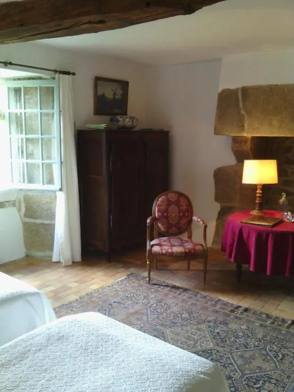 Manoir de Kerguéréon à Ploubezre, photo 7