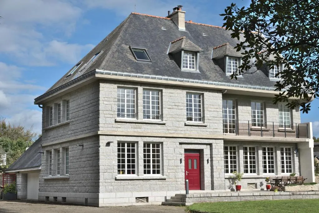 Manoir de Kerguestenen, manoir à Gestel