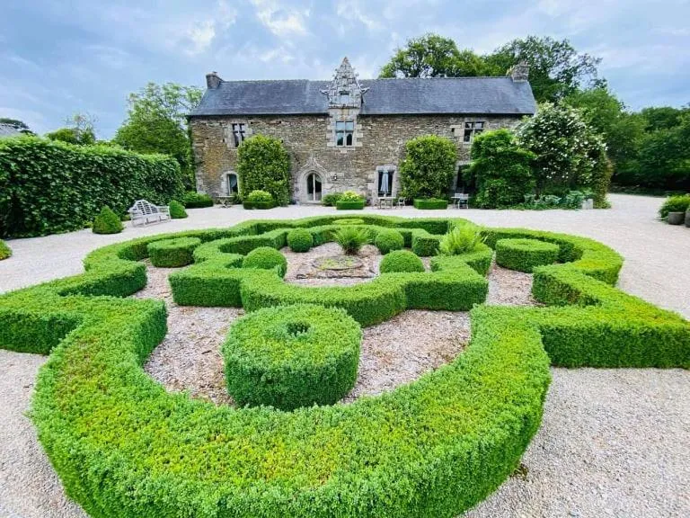 Manoir de Kerledan, manoir à Carhaix-Plouguer