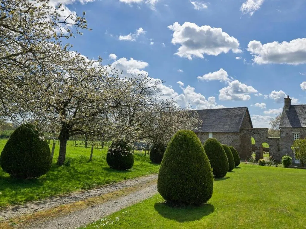 Manoir de la Beslière, manoir à Folligny