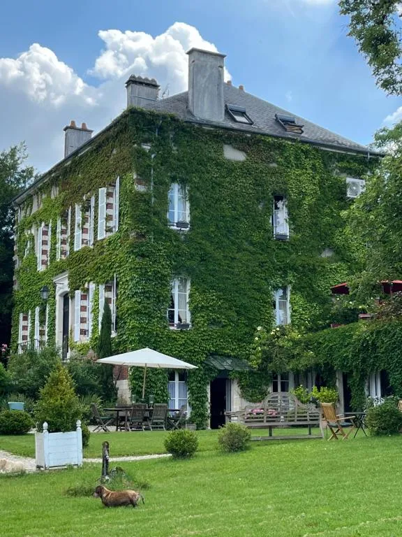 Manoir de la Croix Saint Louis, manoir à Les Hauts de Forterre