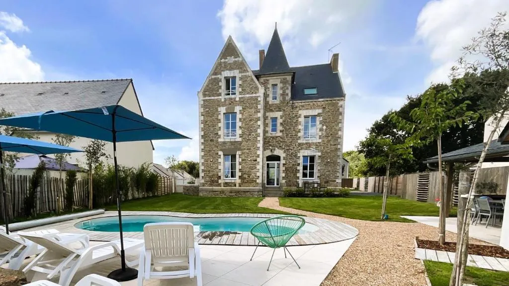 Manoir de la Fontaine Saint-Jean, manoir à Crossac