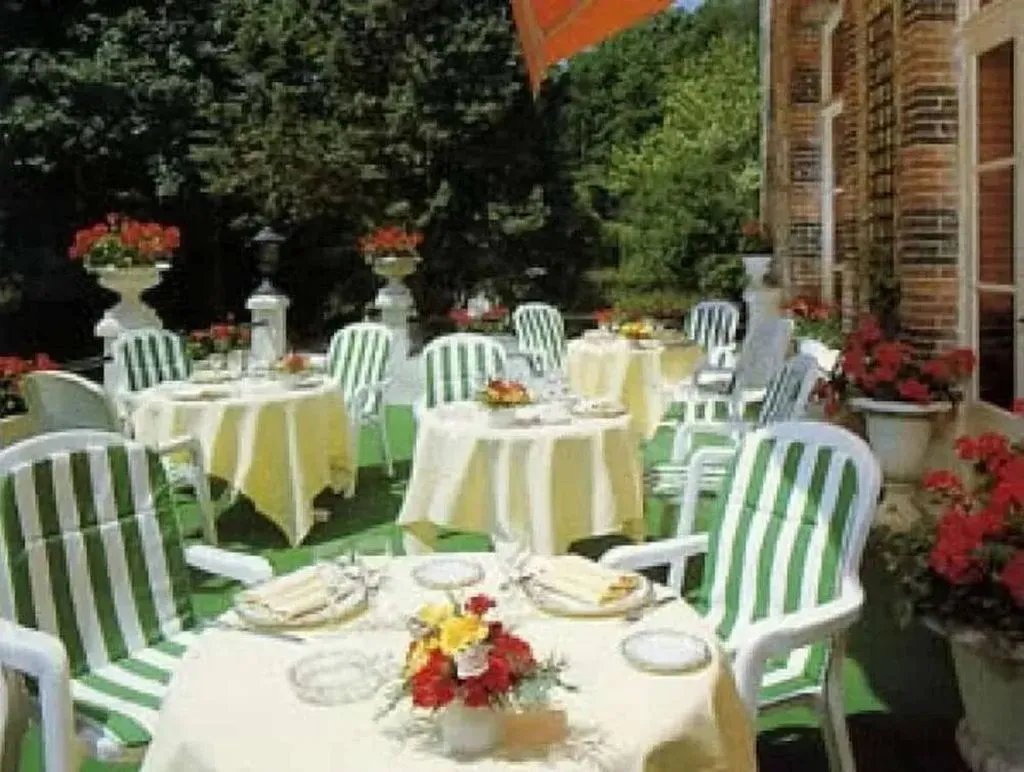 Manoir de la Forêt à La Ville-aux-Clercs, photo 2