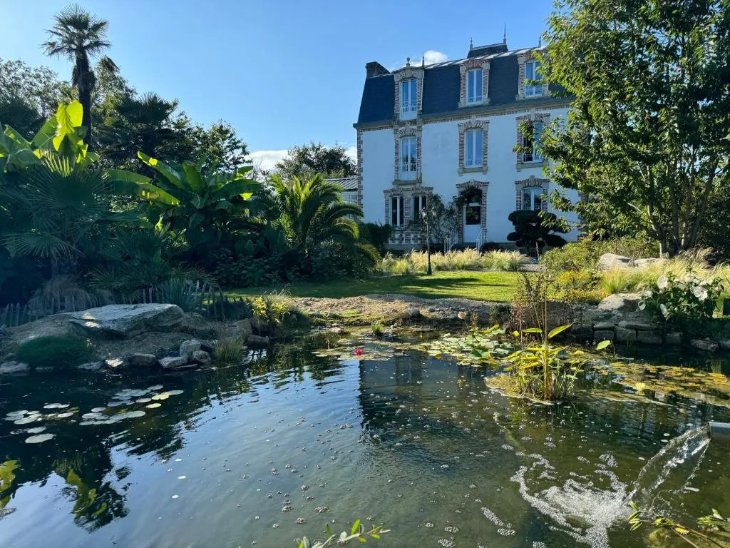 Manoir de Lanveur, manoir à Fouesnant