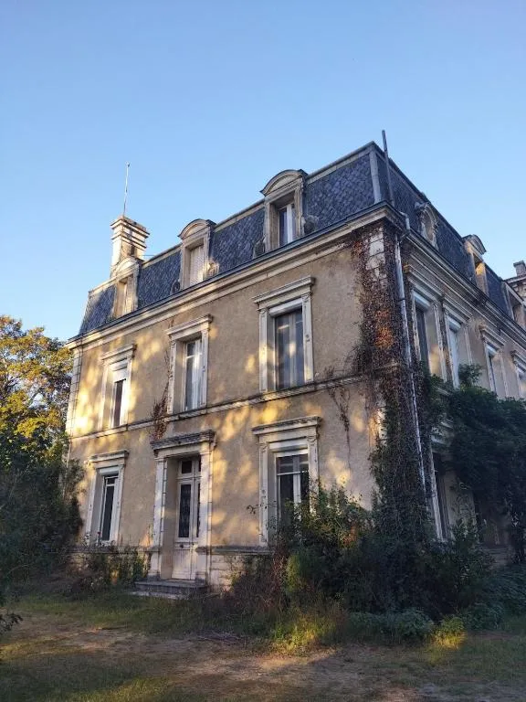 Manoir de Montbron à Montbron, photo 5
