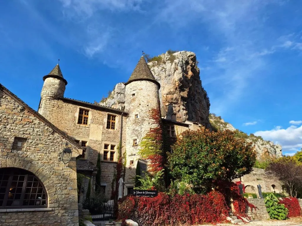 Manoir de Montesquiou, chambre ou suite de château à La Malène