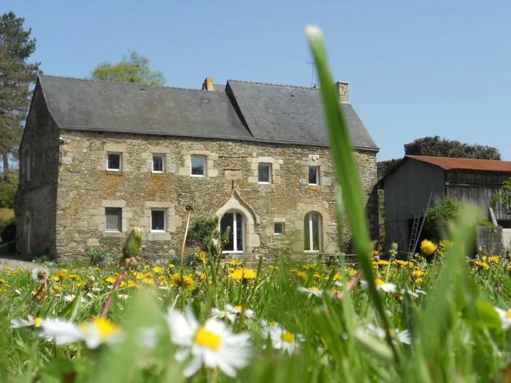 Manoir de Questinguy, manoir à Allineuc