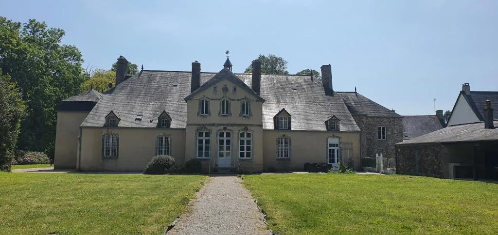 Manoir de Saint Ouen, manoir à Sideville