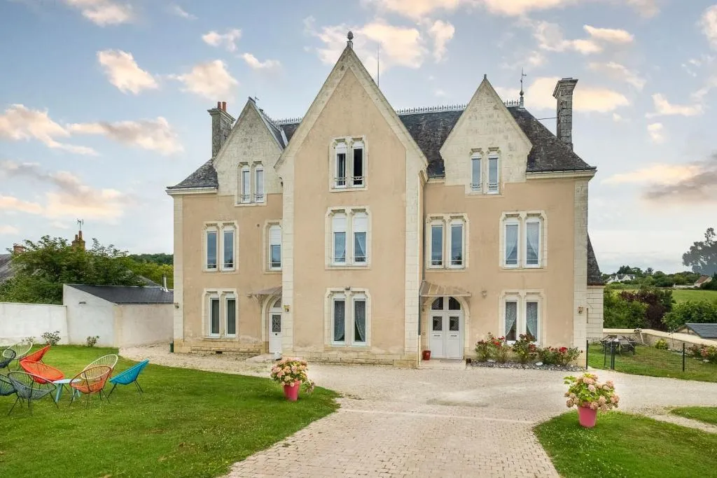 Manoir des Bertinières, manoir à Cravant-les-Côteaux