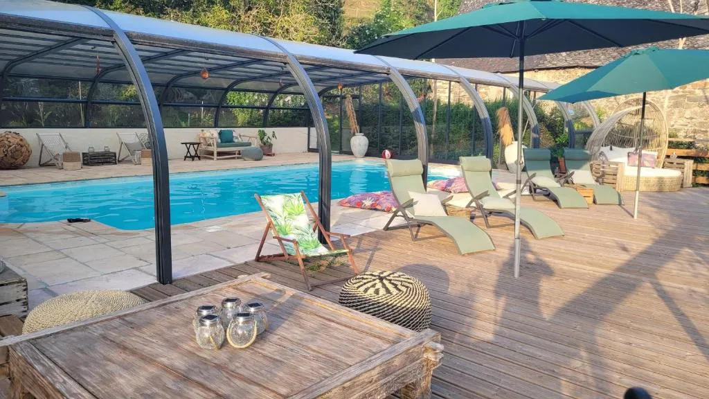 Manoir des Pélies, manoir à Conques-en-Rouergue