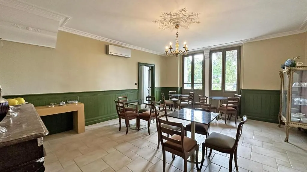 Manoir des Perrières à Rochechouart, photo 4