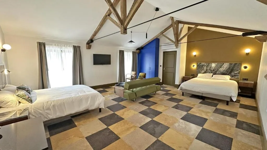 Manoir des Perrières à Rochechouart, photo 6