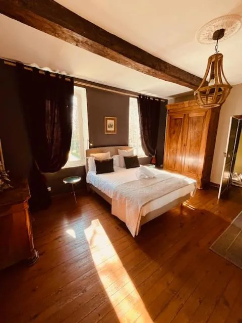 Manoir du Thouron à Saint-Sulpice-la-Pointe, photo 2