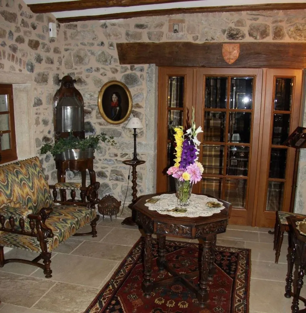 Manoir Montdidier à Saint-Léger-sous-la-Bussière, photo 6