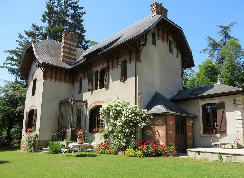 Manoir sur la Roche, manoir à Navour-sur-Grosne