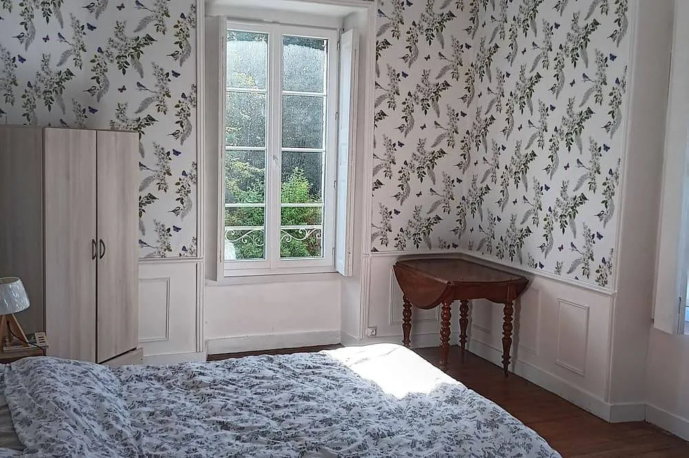 Petit château d'Issé à Issé, photo 2