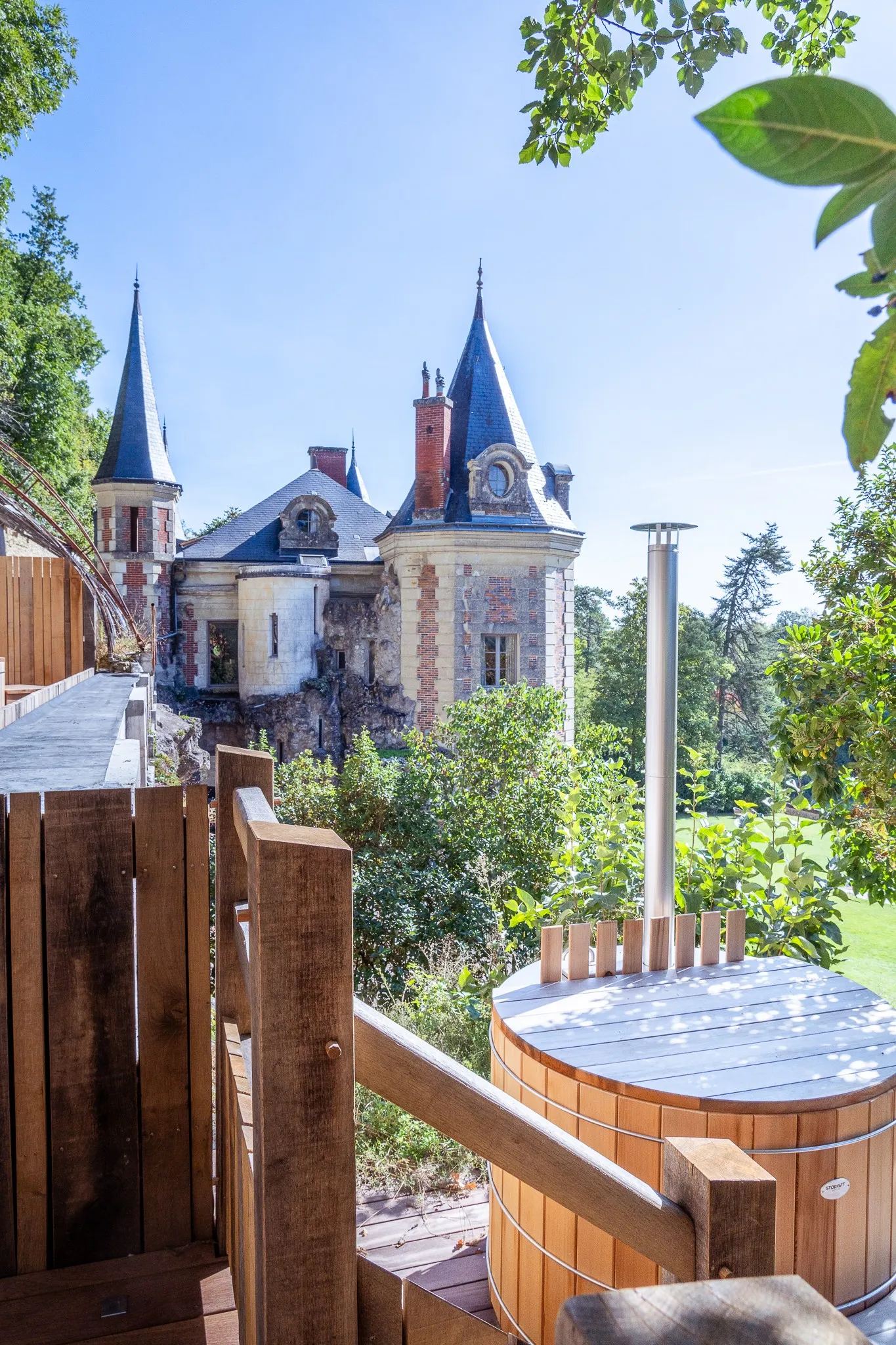 Suite Prestige sauna du Château de Perreux à Nazelles-Négron, photo 4