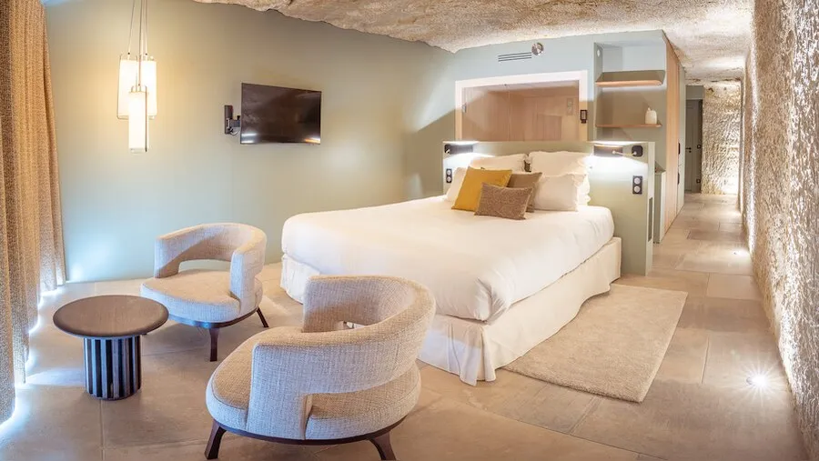 Suite Prestige Terrasse du Château de Perreux à Nazelles-Négron, photo 3