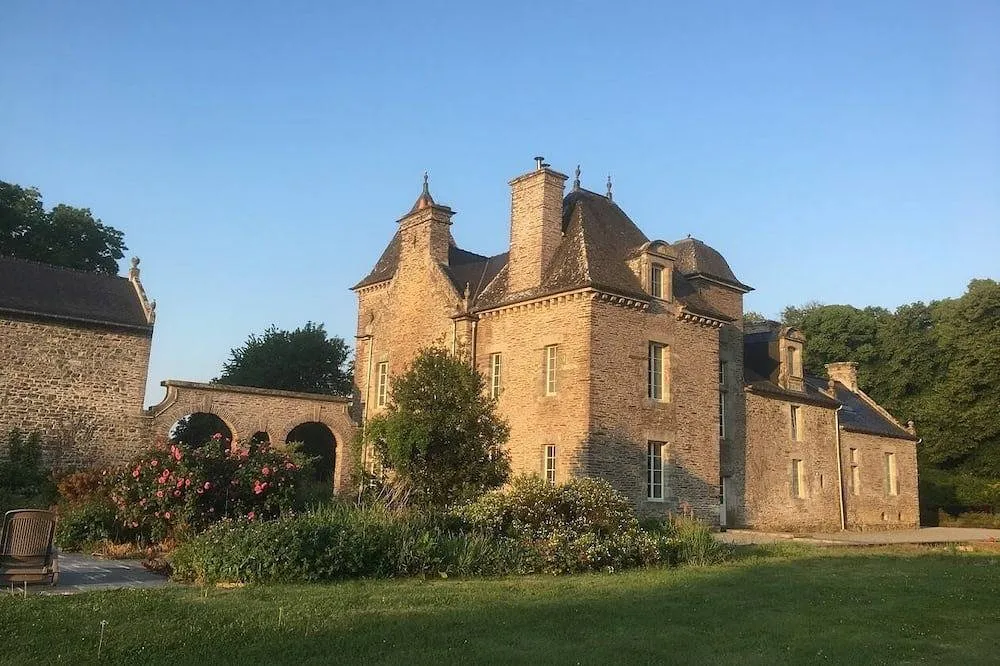 La Ville Voisin, château entier à Augan